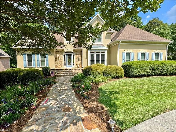 5th image of 113 Finborough Ct