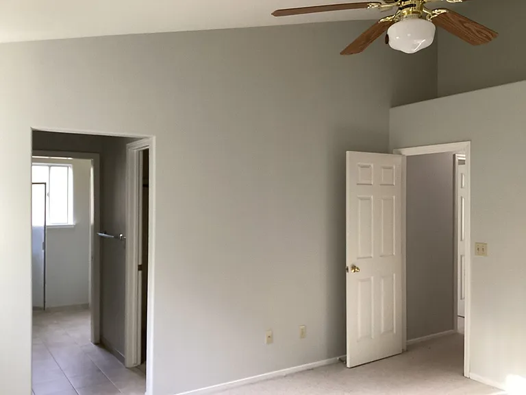 4521 Glimmer Ln — Photo 14