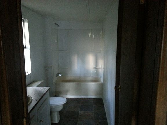 3rd image of 522 Silver Lake Dr