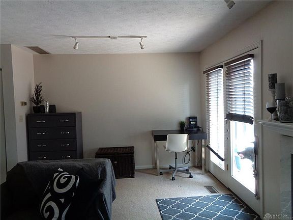 3rd image of 270 Silver Bugle Ln