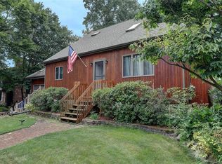 33 Stanley Ave, Barrington, RI 02806