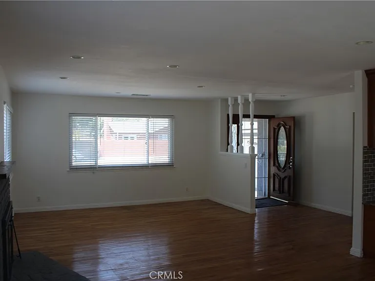 5192 Robinwood Dr — Photo 4