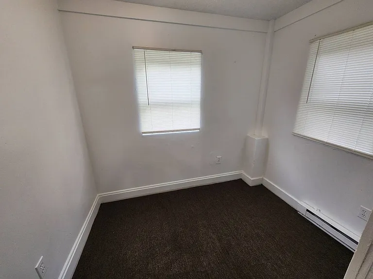 536 E 117th St Cleveland, OH 44108 — Photo 3