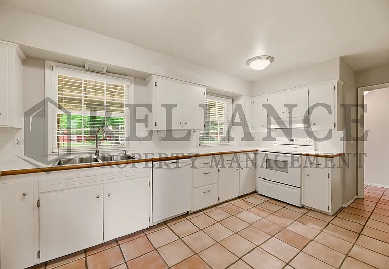 6517 E Elm St — Photo 18
