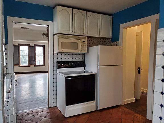 4th image of 256 E Herbert Ave