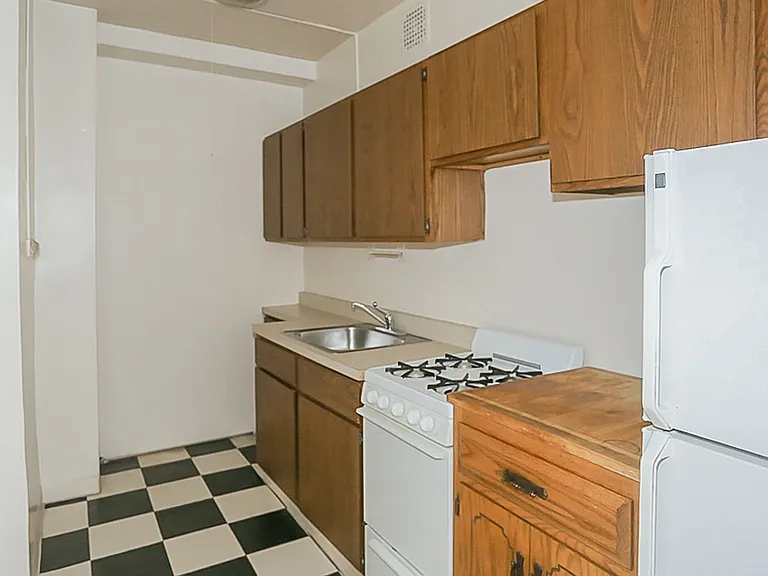 540 W. Briar — Photo 15