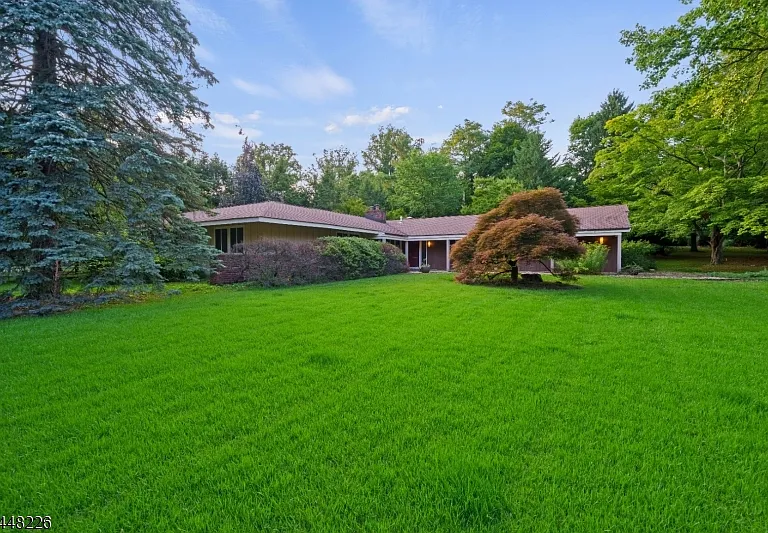 29 Wayside Pl — Photo 2