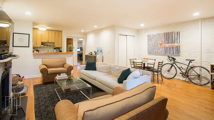 Rented by Garfield Realty  | media 8