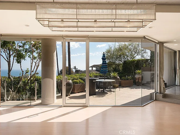 920 Skyline Dr — Photo 24