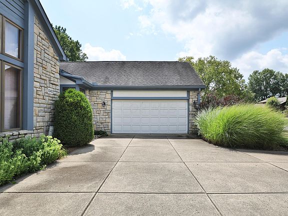 4th image of 1040 Venetian Way