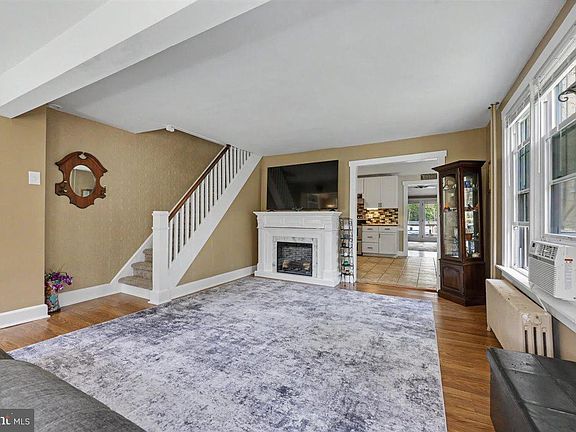 2nd image of 6 Perkiomen Ave