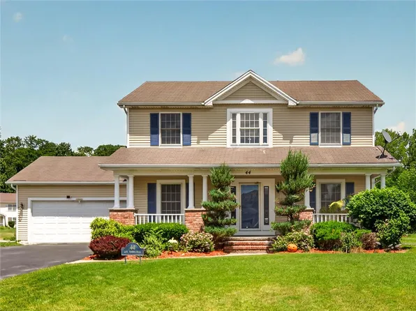 44 Cape Henry Trl, West Henrietta, NY 14586