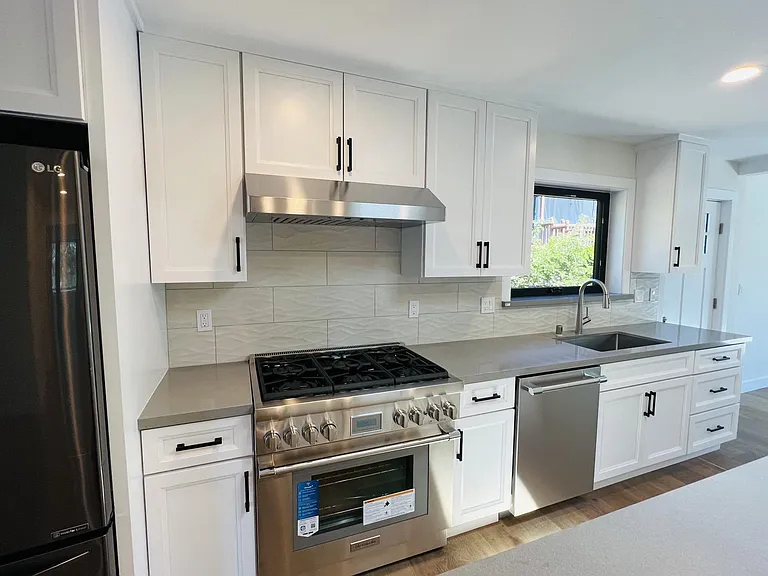 2620 Marin Ave — Photo 10