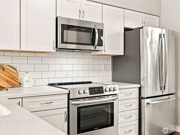5th image of 23300 SE Black Nugget Road #M2