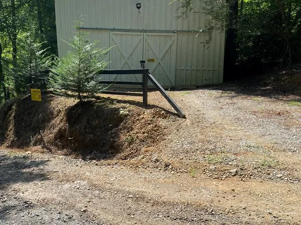 9 Ashlan Trl, Hayesville, NC 28904