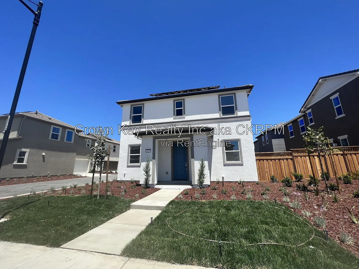 3 bed, 2.5 bath, 1578 sqft, $3,100 — Photo 1