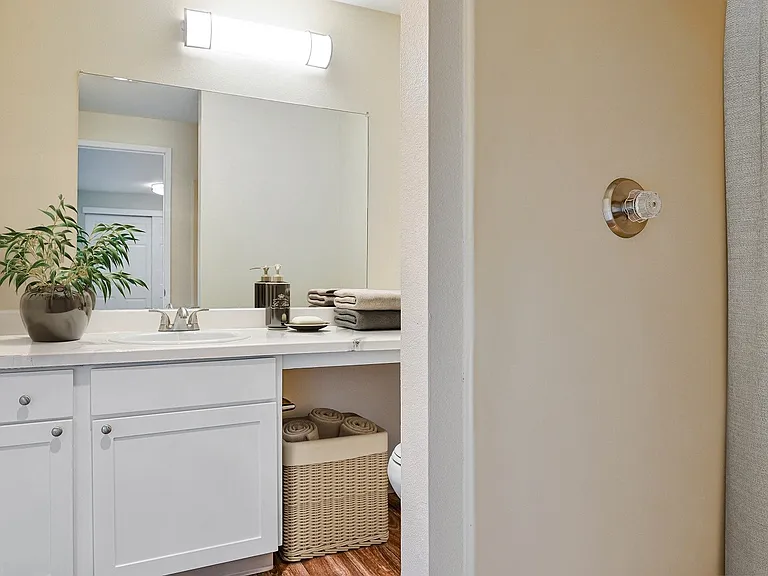 Amber Court Apartments — Photo 11