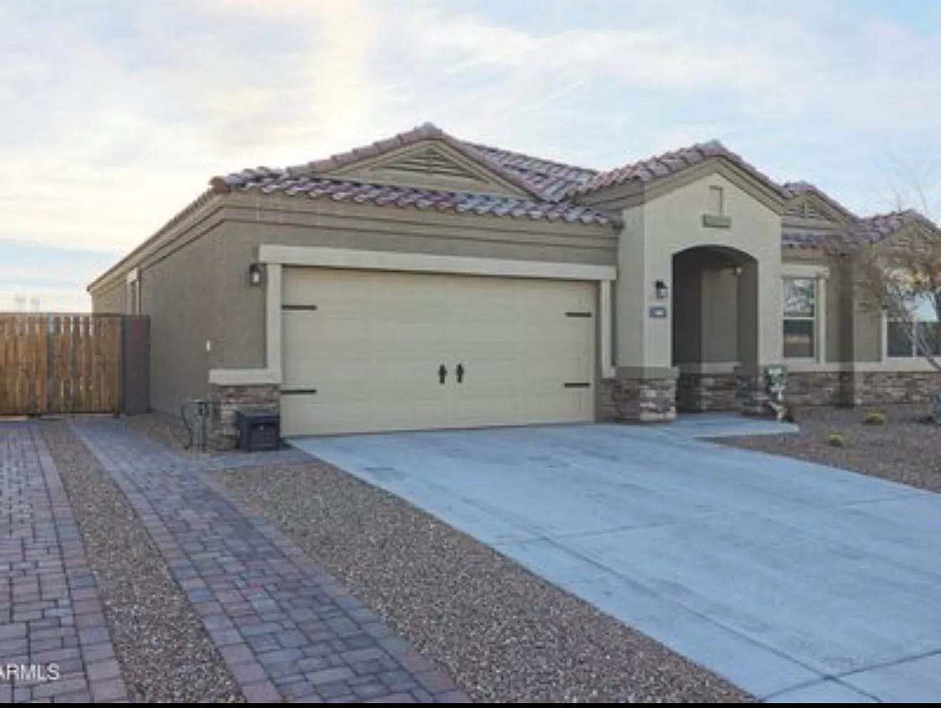 4 bed, 2094 sqft, $2,300 — Photo 1