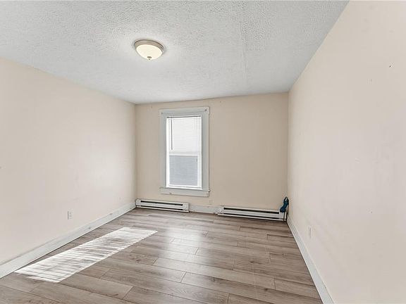 5th image of 271 Elm St