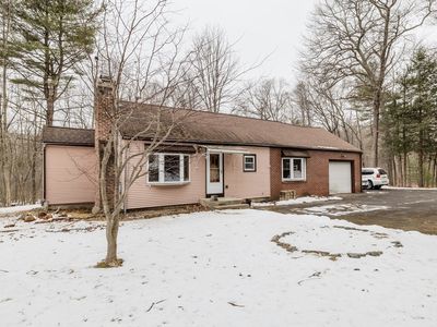 453 Mountain Rd, Holyoke, MA, 01040