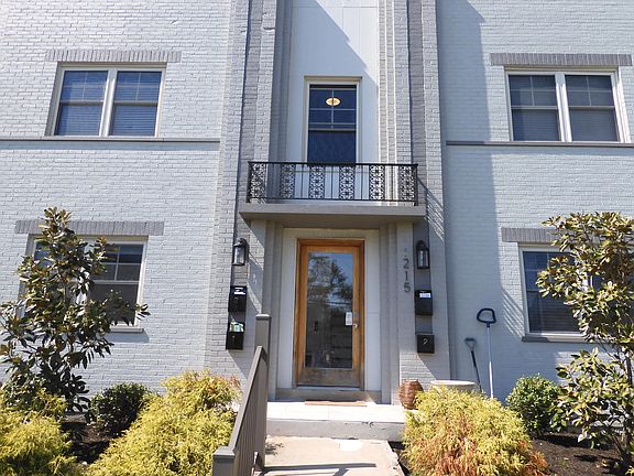 2nd image of 215 S Fort Thomas Ave