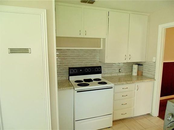 5th image of 650 Woodlawn Dr