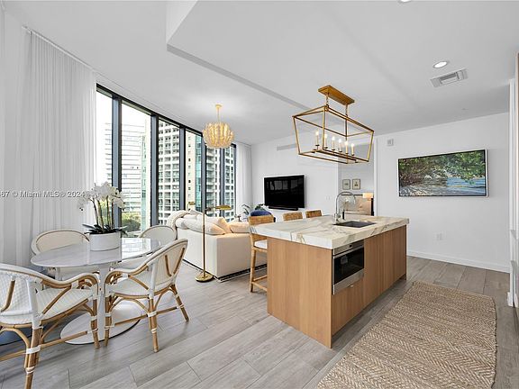 5th image of 2831 S Bayshore Dr Unit 1005