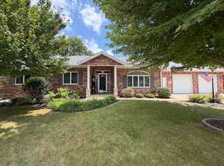 2414 Spruce Wood Dr, Dubuque, IA 52002