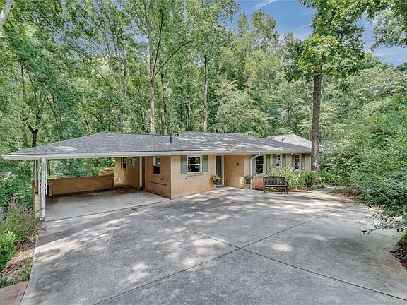 2nd image of 2774 Overlook Dr NE