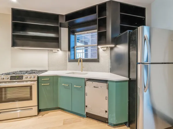 41 Van Wagenen Avenue image 19 of 26