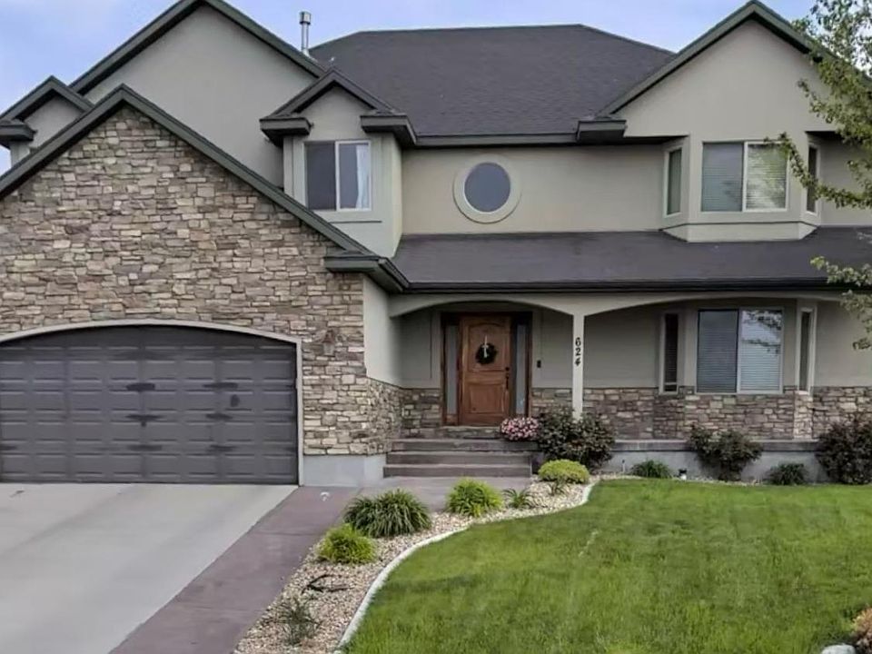 1st image of 624 W Aspen Hills Blvd #1