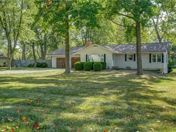 711 NW Black Twig Ln, Lees Summit, MO 64081