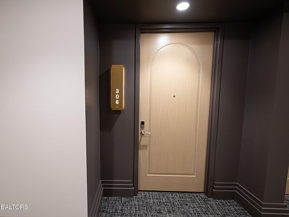 2nd image of 122 Stadium Way #306
