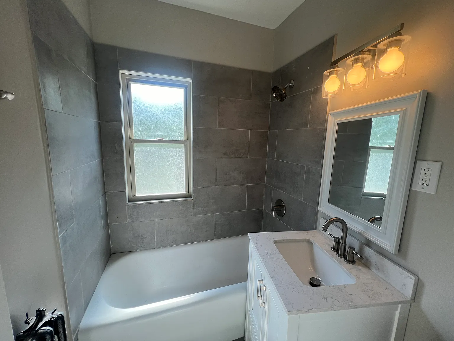 2 bed, 1300 sqft, $1,700 — Photo 4