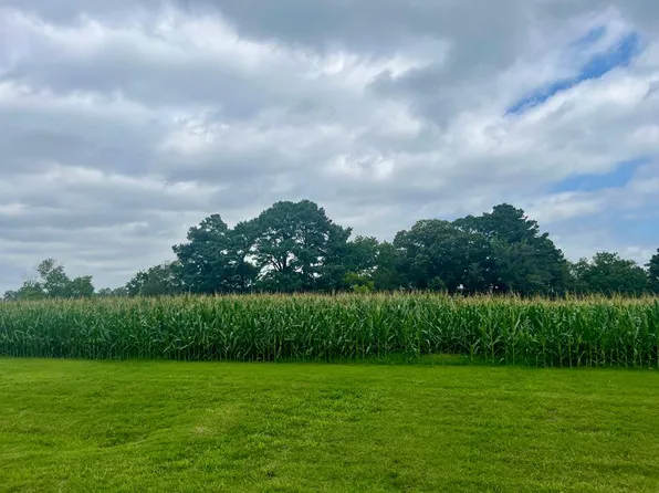 2 Waterside Dr, New Church, VA 23415