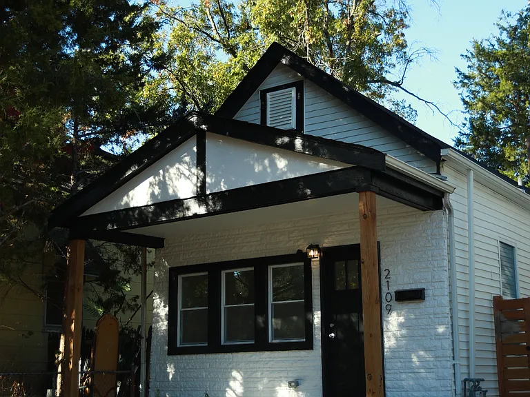 2109 Stansbury St — Photo 1