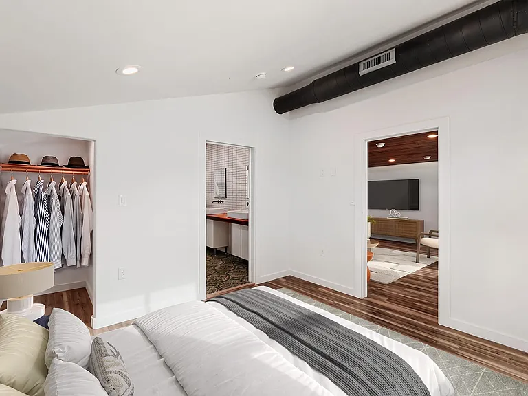 1321 W San Antonio St — Photo 22