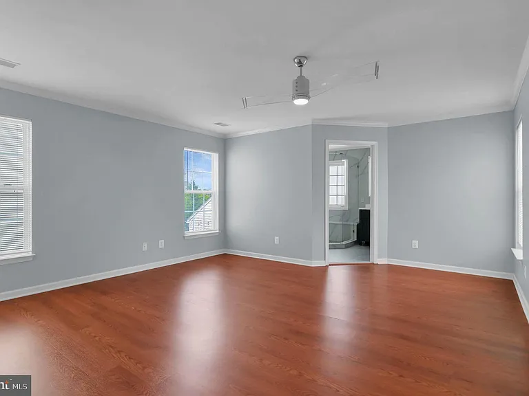 2548 Port Potomac Ave — Photo 20