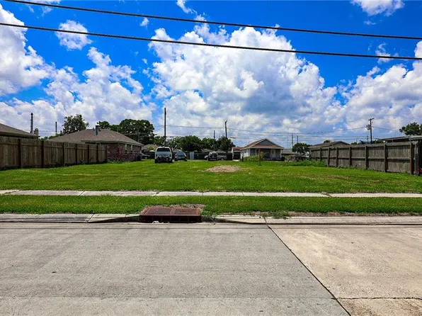 2200 Bartolo Dr, Meraux, LA 70075