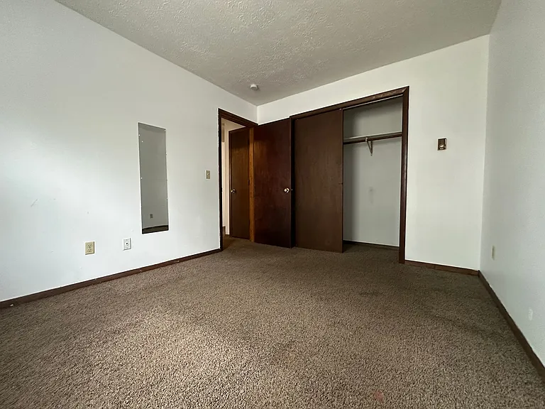 300 College Park Dr — Photo 4