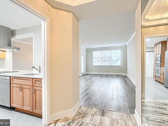 2nd image of 3801 Canterbury Rd Unit 404