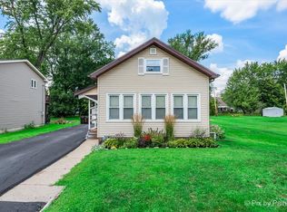 144 N Greenfield Ave, Crystal Lake, IL 60014