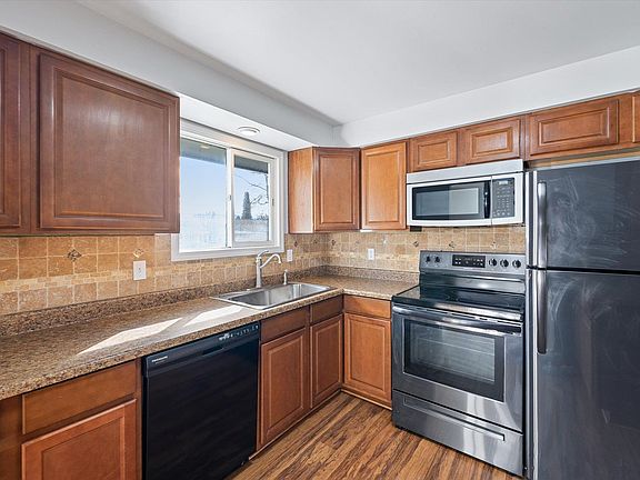 4th image of 1711 S Evergreen Rd