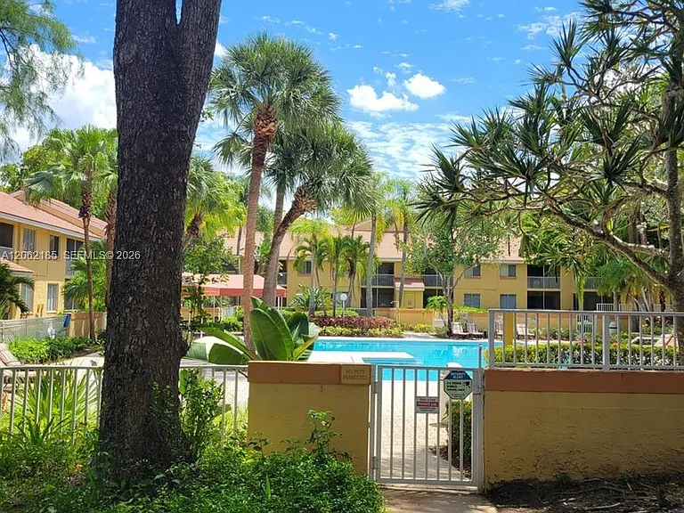 1186 Coral Club Dr #1186 — Photo 3