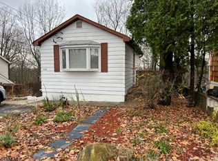 632 Brooklyn Mountain Rd, Hopatcong, NJ 07843