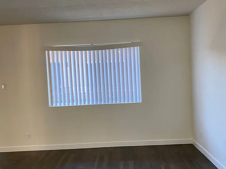 1546 S Gramercy Pl #6 — Photo 3