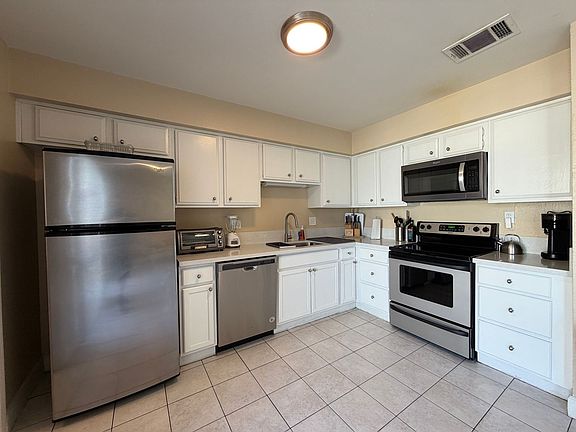 2nd image of 570 Willow Green Dr