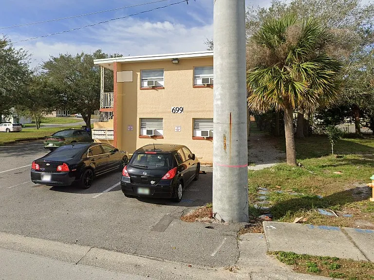 699 Hughlett Ave — Photo 1