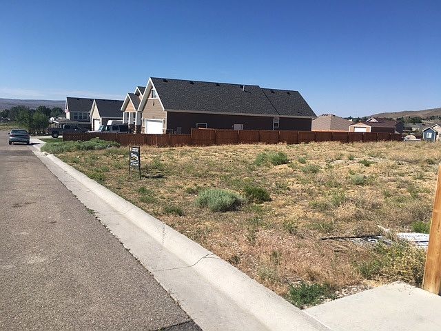 2nd image of 2990 N Shetland Dr