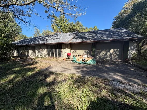 1405 Lynwood Ct, Liberty, MO 64068
